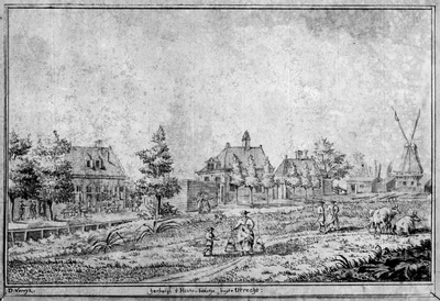 38214 Gezicht op de herberg 't Houtenbeentje aan het Zwarte Water te Utrecht met rechts de zaagmolen De Haas en de molenwerf.